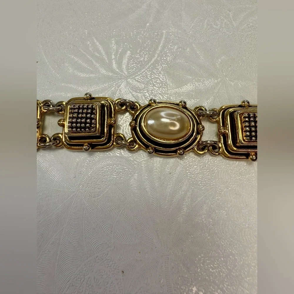 Vintage Gold and Pearl Bracelet‎